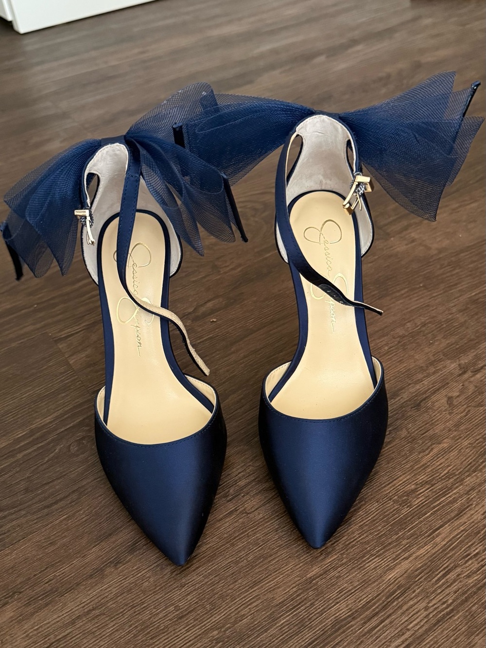 NEVER WORN Jessica Simpson Navy Satin Pointed Toe 4inch Tulle Bow Heels
